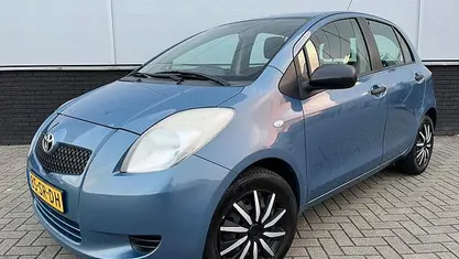 Grijs Gebruikt 2006 Toyota Yaris Hatchback | € 2.250 (Eerlijke prijs)