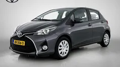 Grijs Gebruikt 2015 Toyota Yaris Hybrid Hatchback | € 10.450 (Eerlijke prijs)