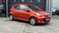 Oranje Gebruikt 2013 Toyota Aygo Hatchback | € 4.950 (Eerlijke prijs)