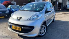 Grijs Gebruikt 2009 Peugeot 107 Hatchback | € 3.250 (Eerlijke prijs)