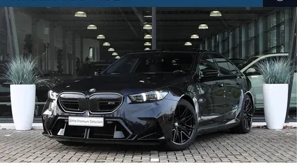 Zwart Gebruikt 2025 BMW M5 Comfort Edition Sedan | € 138.850 (Eerlijke prijs)