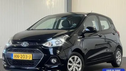 Zwart Gebruikt 2016 Hyundai i10 Comfort Hatchback | € 6.745 (Eerlijke prijs)