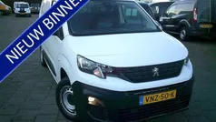 Wit Gebruikt 2022 Peugeot Partner Premium MPV | € 11.750 (Eerlijke prijs)