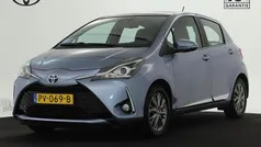 Blauw Gebruikt 2017 Toyota Yaris Hybrid Executive Hatchback | € 17.950 (Eerlijke prijs)