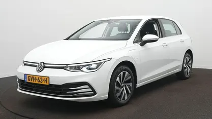 Occasion 2024 VW Golf VIII Style Hatchback | € 25.795 (Super prijs)