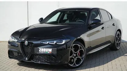 Gebruikt 2023 Alfa Romeo Giulia Competizione Sedan | € 55.900 (Eerlijke prijs)