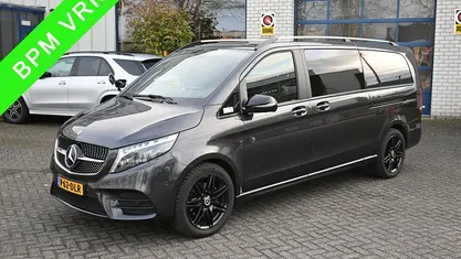 Occasion Mercedes V300 Avantgarde Edition 237 PK (174 kW) 2024 Grijs MPV