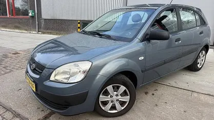 Occasion Kia Rio 97 PK (71 kW) 2008 Grijs Hatchback