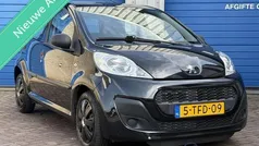 Zwart Gebruikt 2014 Peugeot 107 Access Hatchback | € 2.950 (Eerlijke prijs)