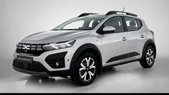 Grijs Gebruikt 2024 Dacia Sandero Stepway Hatchback | € 18.550 (Eerlijke prijs)