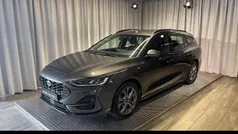 Grijs Gebruikt 2023 Ford Focus ST-Line Stationwagen | € 23.945 (Eerlijke prijs)