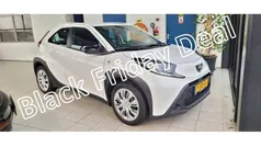 Wit Gebruikt 2023 Toyota Aygo Play Hatchback | € 17.499 (Goede deal)