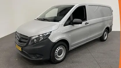 Occasion Mercedes Vito 136 PK (100 kW) 2022 Zilver Van