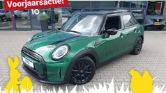 , metallic lak Gebruikt 2022 Mini Cooper Classic Hatchback | € 23.950 (Eerlijke prijs)