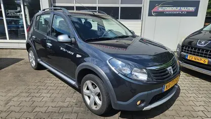 Occasion Dacia Sandero Stepway 87 PK (63 kW) 2010 Grijs Hatchback