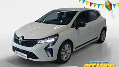 Gebruikt 2024 Renault Clio V Evolution Hatchback | € 17.935 (Eerlijke prijs)