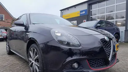 Occasion 2018 Alfa Romeo Giulietta Hatchback | € 13.895 (Eerlijke prijs)