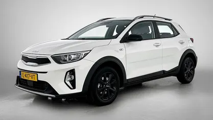 Wit (metallic) Occasion 2021 Kia Stonic SUV | € 17.900 (Eerlijke prijs)