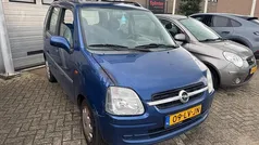 Gebruikt 2003 Opel Agila Color Edition Hatchback | € 899 (Eerlijke prijs)