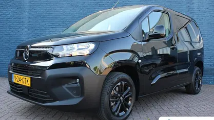 Zwart Occasion 2024 Citroën Berlingo MPV | € 24.222 (Eerlijke prijs)