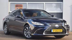 Gebruikt 2020 Lexus ES300H Business Edition Sedan | € 32.900 (Eerlijke prijs)