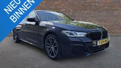 Zwart Gebruikt 2023 BMW 530e Comfort Edition Stationwagen | € 44.999 (Eerlijke prijs)