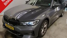 Grijs Gebruikt 2020 BMW 320 Executive Stationwagen | € 26.490 (Eerlijke prijs)