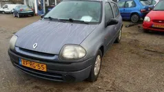 Gebruikt 2003 Renault Clio II Dynamique Hatchback | € 995 (Eerlijke prijs)