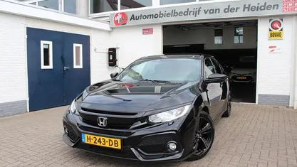 Zwart Gebruikt 2020 Honda Civic Hatchback | € 17.950 (Eerlijke prijs)