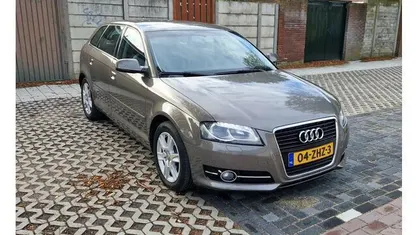 Grijs Occasion 2012 Audi A3 Sportback Attraction Hatchback | € 7.999 (Eerlijke prijs)