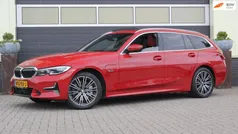 Rood Gebruikt 2022 BMW 330e Luxury Line Stationwagen | € 31.900 (Super prijs)