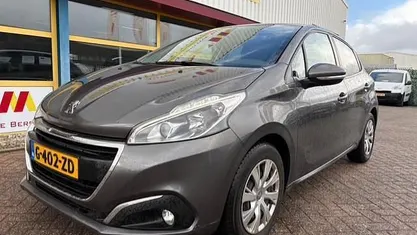 Occasion Peugeot 208 Signature Sky 83 PK (61 kW) 2019 Hatchback