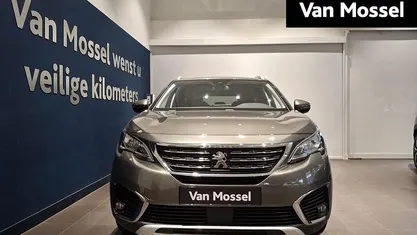 Grijs Gebruikt 2020 Peugeot 5008 Premium SUV | € 22.935 (Eerlijke prijs)