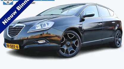 Zwart (mat) Occasion 2011 Lancia Delta Gold Hatchback | € 3.950 (Eerlijke prijs)