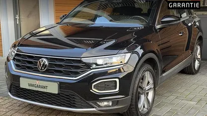 Zwart Gebruikt 2021 VW T-Roc Sport SUV | € 27.749 (Eerlijke prijs)