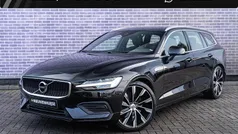 Gebruikt 2020 Volvo V60 Momentum Stationwagen | € 25.694 (Eerlijke prijs)