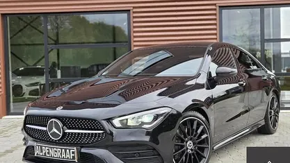Zwart Occasion 2020 Mercedes CLA250 AMG Sedan | € 28.950 (Goede deal)