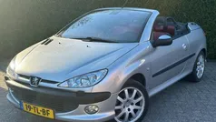 Grijs Gebruikt 2002 Peugeot 206 CC Cabriolet | € 1.595 (Eerlijke prijs)