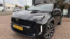 Zwart Gebruikt 2024 Toyota Yaris Cross Comfort SUV | € 30.995 (Eerlijke prijs)