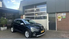 Zwart, metallic lak Gebruikt 2022 Renault Captur Zen SUV | € 19.750 (Eerlijke prijs)