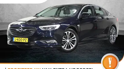 Blauw Occasion 2020 Opel Insignia Executive Hatchback | € 19.925 (Eerlijke prijs)