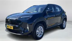 Zwart Gebruikt 2025 Toyota Yaris Cross Active SUV | € 32.290 (Eerlijke prijs)
