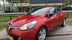 Rood Gebruikt 2013 Renault Clio IV Collection Hatchback | € 7.450 (Eerlijke prijs)