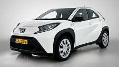 Occasion 2024 Toyota Aygo X Play SUV | € 19.940 (Eerlijke prijs)