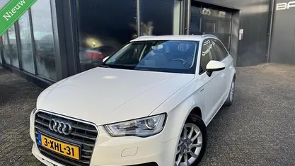 Wit Occasion 2014 Audi A3 Sportback g-tron Ambition Hatchback | € 6.950 (Eerlijke prijs)