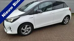 Wit, metallic lak Gebruikt 2016 Toyota Yaris Trend Hatchback | € 14.995 (Eerlijke prijs)