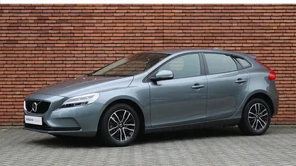 Grijs Occasion 2020 Volvo V40 Performance Hatchback | € 22.950 (Eerlijke prijs)