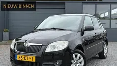 Zwart, metallic lak Gebruikt 2010 Skoda Fabia Hatchback | € 2.943 (Goede deal)