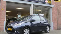 Blauw Gebruikt 2016 Toyota Aygo X-play Hatchback | € 8.250 (Eerlijke prijs)