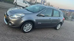 Grijs Gebruikt 2010 Renault Clio II Hatchback | € 2.750 (Eerlijke prijs)
